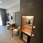 Second Suit Hotel